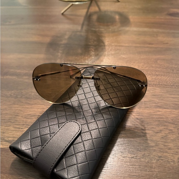 Bottega Veneta 63 mm Brown Aviator Sunglasses with Case - Picture 4 of 7